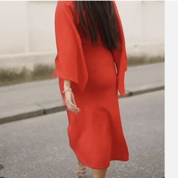 ZARA RED CAPE SLEEVE KNIT DRESS - Picture 4 of 11